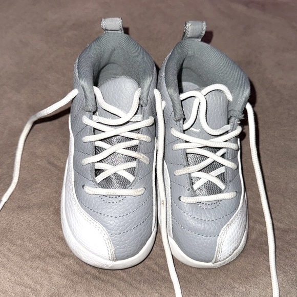 air jordan 12 retro white and grey